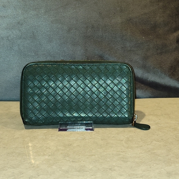 EUC Bottega Veneta Green Intrecciato Leather Zip Around Wallet - Picture 6 of 13